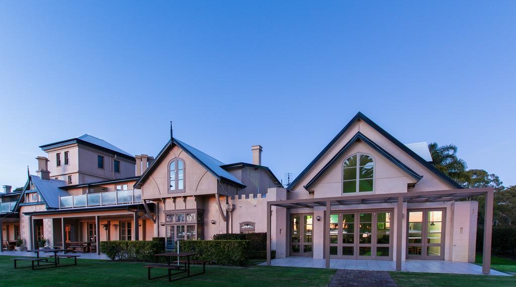 Seahorse Inn Eden Bagian luar foto